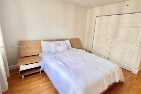 Condominio en venta en Miami, Florida, 1 dormitorio, 65.77 m2 № 1887930 - foto 16