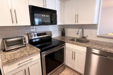 Condominio en venta en Miami, Florida, 1 dormitorio, 65.77 m2 № 1887930 - foto 18