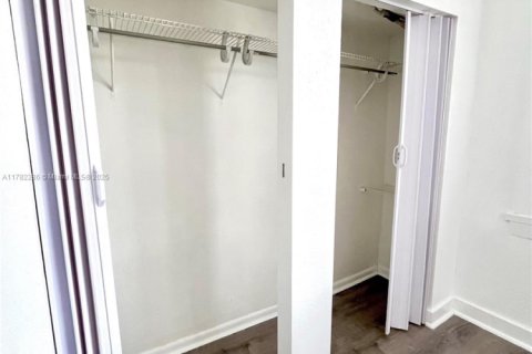 Appartement à louer à Miami, Floride: 1 chambre, 46.45 m2 № 1706011 - photo 12