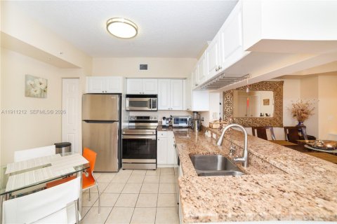 Copropriété à vendre à Sunny Isles Beach, Floride: 2 chambres, 103.68 m2 № 2297665 - photo 8