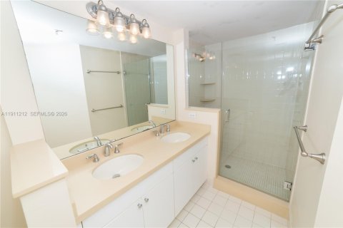 Copropriété à vendre à Sunny Isles Beach, Floride: 2 chambres, 103.68 m2 № 2297665 - photo 22