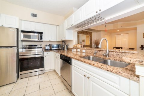 Copropriété à vendre à Sunny Isles Beach, Floride: 2 chambres, 103.68 m2 № 2297665 - photo 5