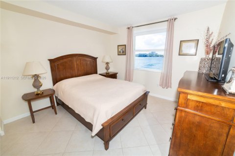 Copropriété à vendre à Sunny Isles Beach, Floride: 2 chambres, 103.68 m2 № 2297665 - photo 29