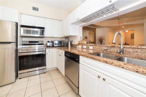 Copropriété à vendre à Sunny Isles Beach, Floride: 2 chambres, 103.68 m2 № 2297665 - photo 6