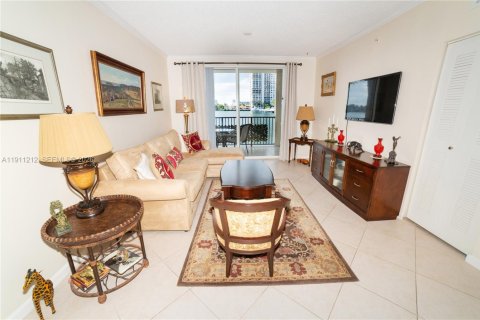 Copropriété à vendre à Sunny Isles Beach, Floride: 2 chambres, 103.68 m2 № 2297665 - photo 9