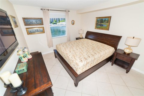 Copropriété à vendre à Sunny Isles Beach, Floride: 2 chambres, 103.68 m2 № 2297665 - photo 17