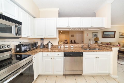 Copropriété à vendre à Sunny Isles Beach, Floride: 2 chambres, 103.68 m2 № 2297665 - photo 7