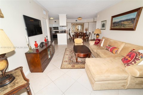 Copropriété à vendre à Sunny Isles Beach, Floride: 2 chambres, 103.68 m2 № 2297665 - photo 13