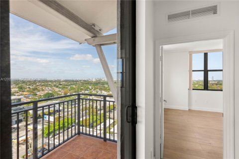 Copropriété à vendre à Coral Gables, Floride: 2 chambres, 99.59 m2 № 2065317 - photo 19