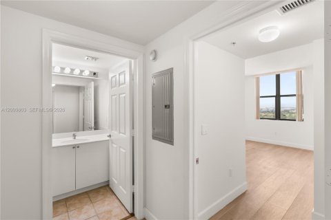 Copropriété à vendre à Coral Gables, Floride: 2 chambres, 99.59 m2 № 2065317 - photo 12