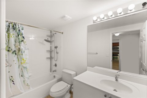 Copropriété à vendre à Coral Gables, Floride: 2 chambres, 99.59 m2 № 2065317 - photo 13