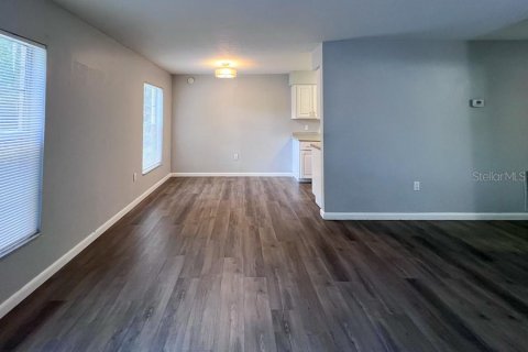 Apartamento en alquiler en Gainesville, Florida, 2 dormitorios, 81.1 m2 № 1894521 - foto 3