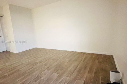 Condo in Aventura, Florida, 1 bedroom  № 1985869 - photo 13