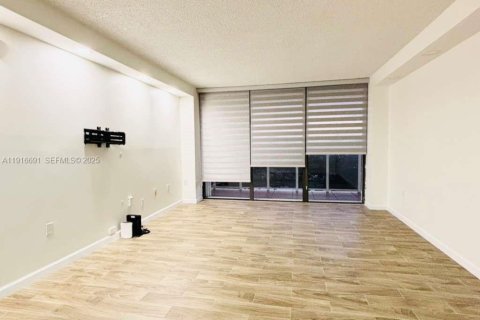 Condo in Aventura, Florida, 1 bedroom  № 1985869 - photo 6