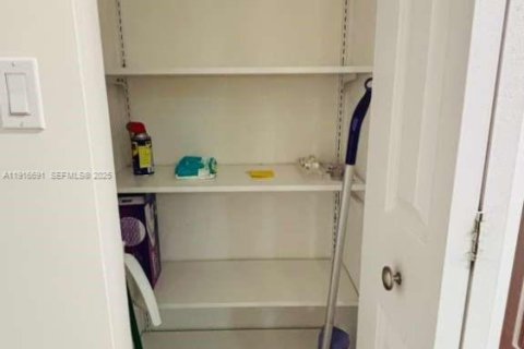 Condo in Aventura, Florida, 1 bedroom  № 1985869 - photo 26