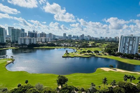 Condo in Aventura, Florida, 1 bedroom  № 1985869 - photo 1