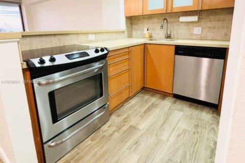 Condo in Aventura, Florida, 1 bedroom  № 1985869 - photo 8