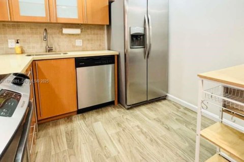 Condo in Aventura, Florida, 1 bedroom  № 1985869 - photo 9