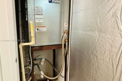 Condo in Aventura, Florida, 1 bedroom  № 1985869 - photo 27