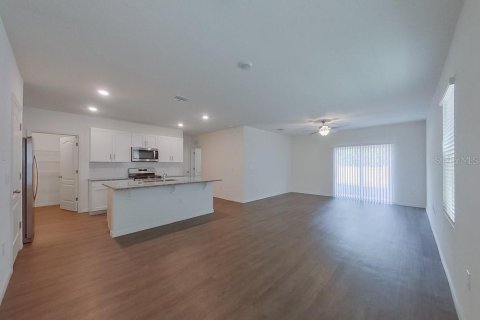 Снять в аренду виллу или дом в Лисбург, Флорида 6 комнат, 227.33м2, № 2115358 - фото 4