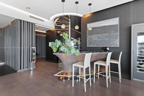 Condo in Miami, Florida, 3 bedrooms  № 1958100 - photo 14