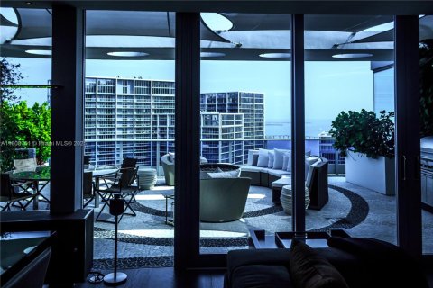 Condo in Miami, Florida, 3 bedrooms  № 1958100 - photo 9