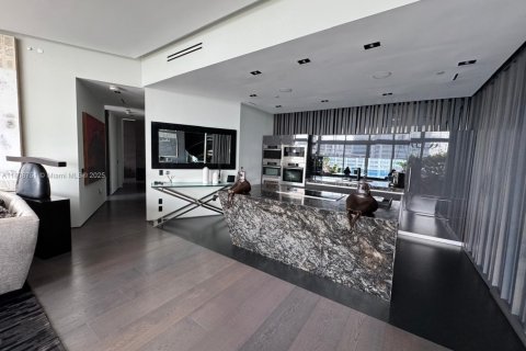 Condo in Miami, Florida, 3 bedrooms  № 1958100 - photo 24