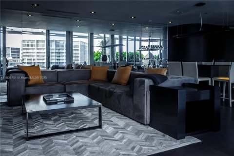 Condo in Miami, Florida, 3 bedrooms  № 1958100 - photo 12