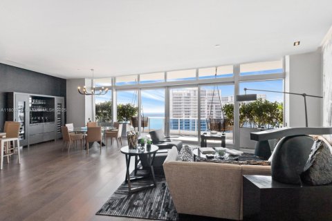 Condo in Miami, Florida, 3 bedrooms  № 1958100 - photo 26