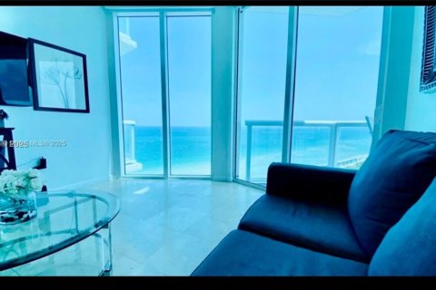 Condominio en alquiler en Miami Beach, Florida, 1 dormitorio, 61.97 m2 № 1647418 - foto 4