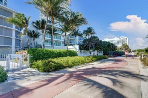 Condominio en alquiler en Miami Beach, Florida, 1 dormitorio, 61.97 m2 № 1647418 - foto 19