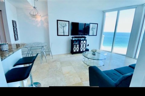 Condominio en alquiler en Miami Beach, Florida, 1 dormitorio, 61.97 m2 № 1647418 - foto 3