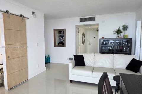 Купить кондоминиум в Авентура, Флорида 2 спальни, 84.82м2, № 2021278 - фото 2