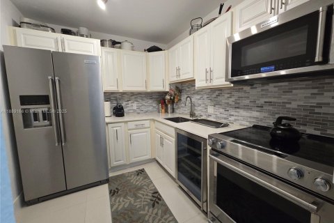 Купить кондоминиум в Авентура, Флорида 2 спальни, 84.82м2, № 2021278 - фото 4