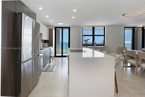 Condominio en venta en Hollywood, Florida, 2 dormitorios, 128.21 m2 № 1974320 - foto 15
