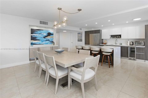 Condominio en venta en Hollywood, Florida, 2 dormitorios, 128.21 m2 № 1974320 - foto 11