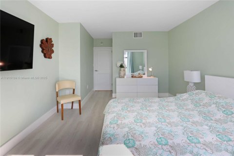 Condominio en venta en Hollywood, Florida, 2 dormitorios, 128.21 m2 № 1974320 - foto 27