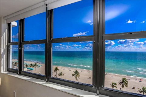 Condominio en venta en Hollywood, Florida, 2 dormitorios, 128.21 m2 № 1974320 - foto 24
