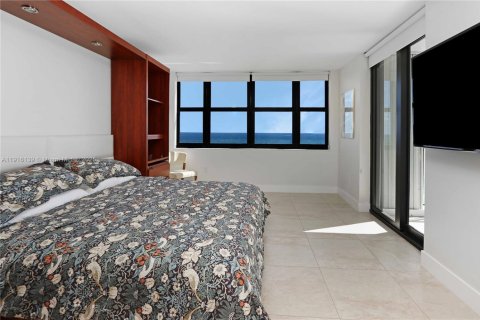 Condominio en venta en Hollywood, Florida, 2 dormitorios, 128.21 m2 № 1974320 - foto 21