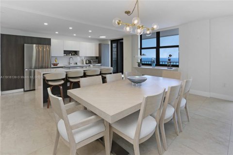 Condominio en venta en Hollywood, Florida, 2 dormitorios, 128.21 m2 № 1974320 - foto 12