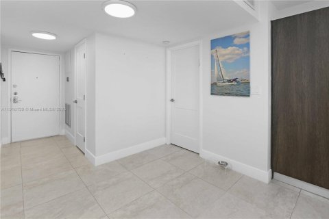 Condominio en venta en Hollywood, Florida, 2 dormitorios, 128.21 m2 № 1974320 - foto 18