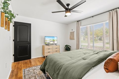 House in Sarasota, Florida 3 bedrooms, 138.98 sq.m. № 699916 - photo 24