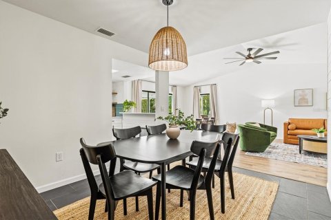 House in Sarasota, Florida 3 bedrooms, 138.98 sq.m. № 699916 - photo 12