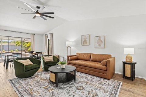 House in Sarasota, Florida 3 bedrooms, 138.98 sq.m. № 699916 - photo 6