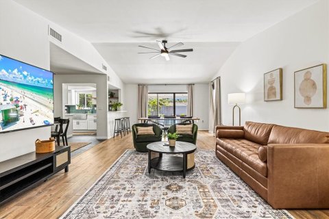 House in Sarasota, Florida 3 bedrooms, 138.98 sq.m. № 699916 - photo 2