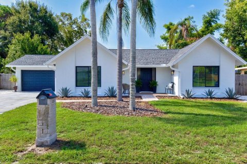 House in Sarasota, Florida 3 bedrooms, 138.98 sq.m. № 699916