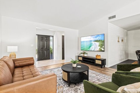 House in Sarasota, Florida 3 bedrooms, 138.98 sq.m. № 699916 - photo 8