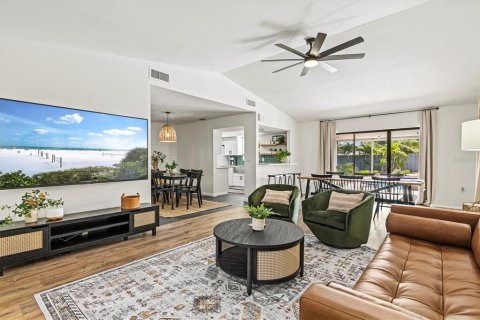 House in Sarasota, Florida 3 bedrooms, 138.98 sq.m. № 699916 - photo 9