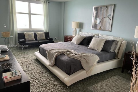 Copropriété à louer à Hollywood, Floride: 2 chambres, 115.94 m2 № 1702551 - photo 14