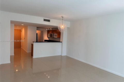 Condominio en alquiler en Miami, Florida, 1 dormitorio, 74.88 m2 № 2154051 - foto 5